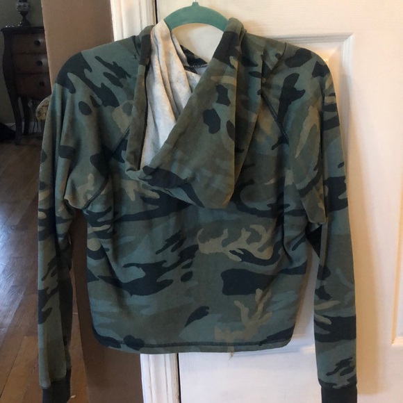 Camo cropped hoodie - Picture 2 of 2